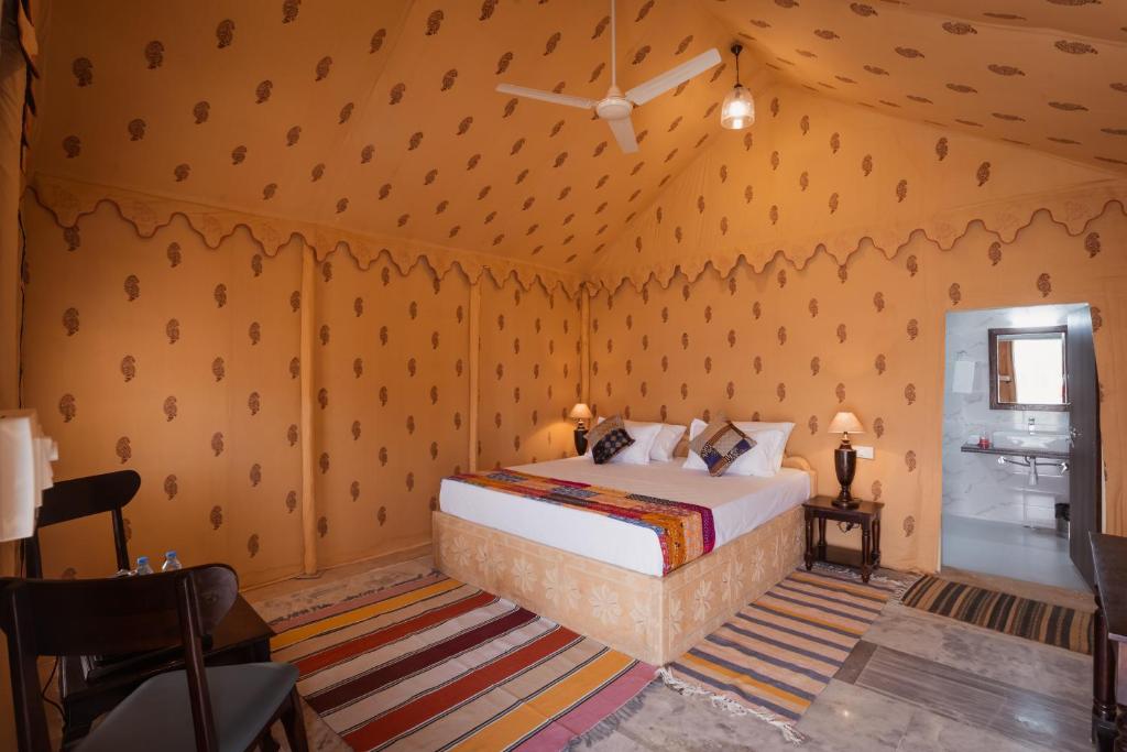 jaisalmer desert camp